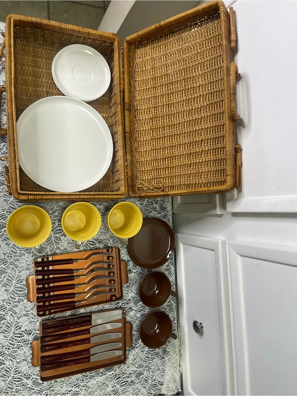 Vintage 1950s Stanhome MCM Picnic Basket Suitcase Set Plates Cups Knives Forks